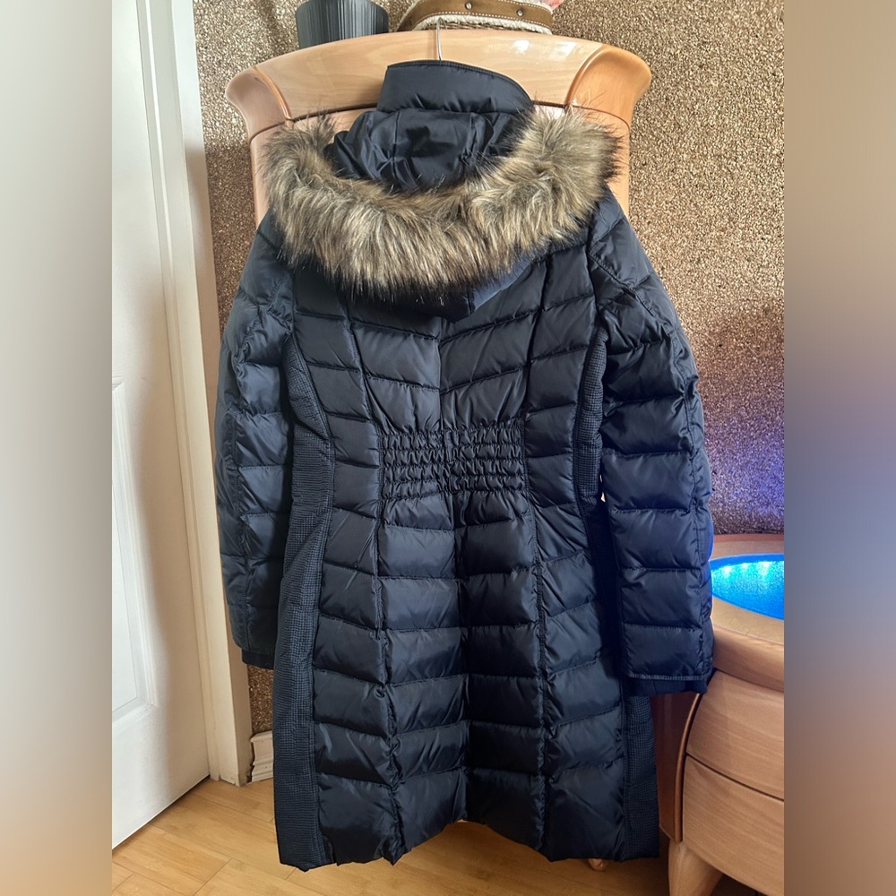 Michael Michael Kors Women’s Navy Blue Hooded Fur-Trim Down Puffer Jacket - Picture 3 of 4